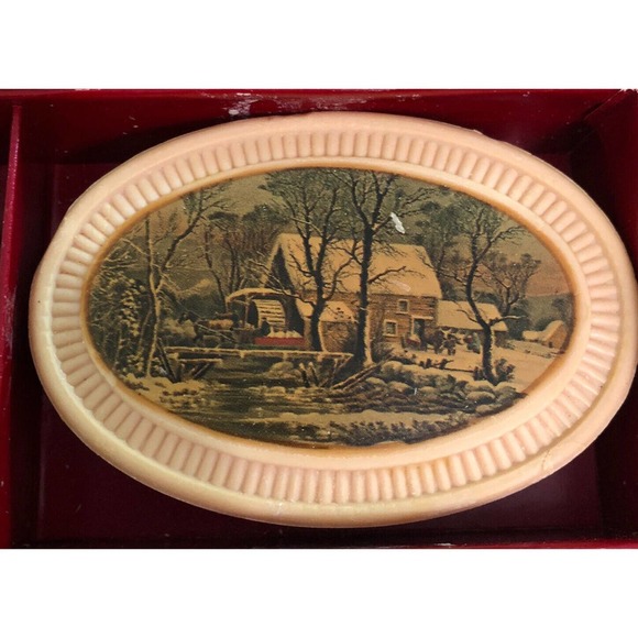 Avon Holiday Hostess soaps 1876 Winterscapes Currier & Ives Design New In Box - Picture 3 of 7
